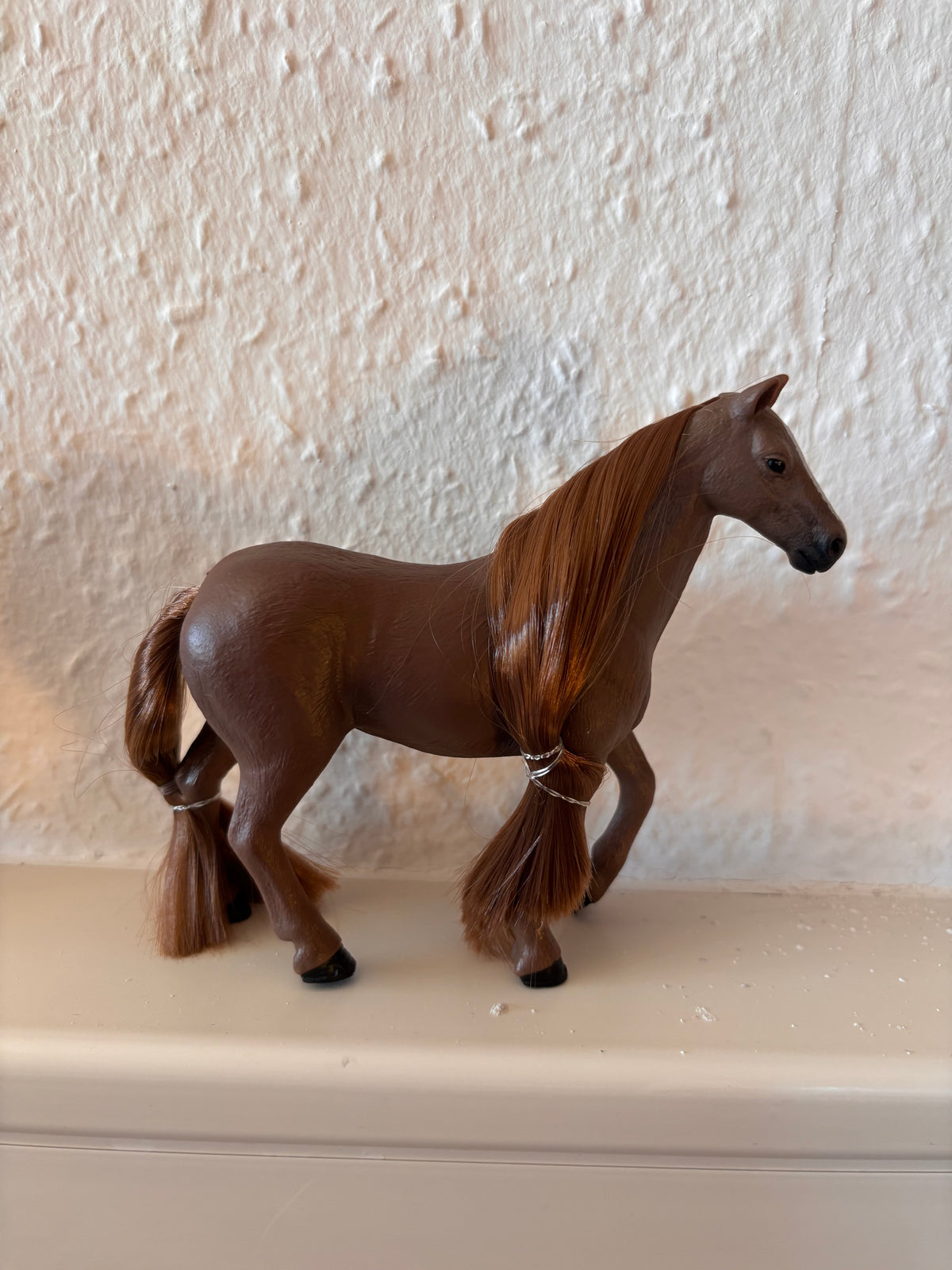 Schleich Pferd Englisch Vollblut braun