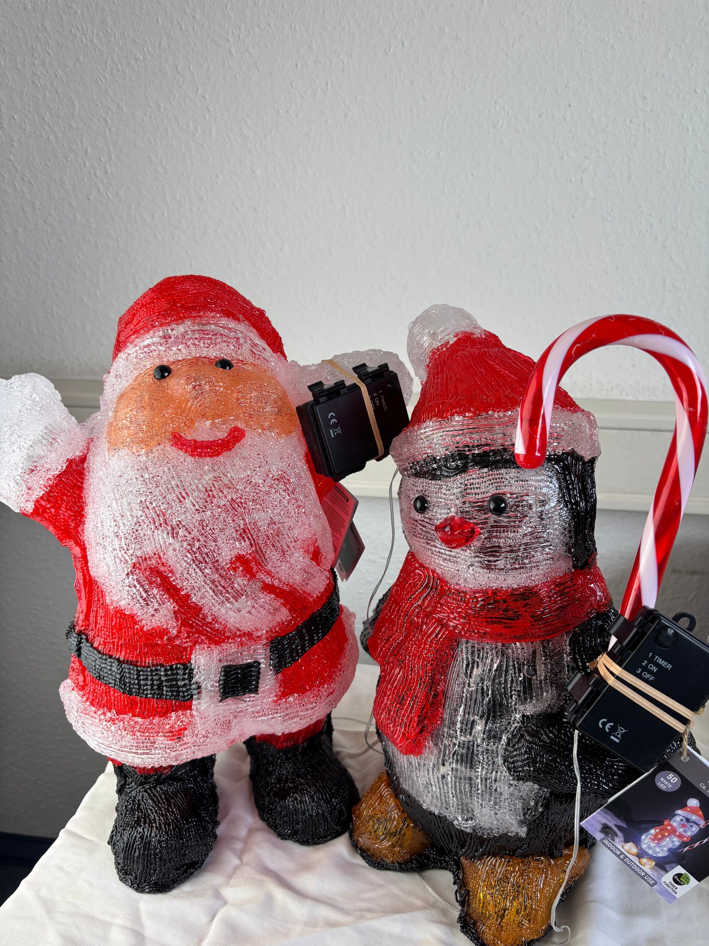 Weihnachsmann & Pinguin 2er Set mit LED Beleuchtung