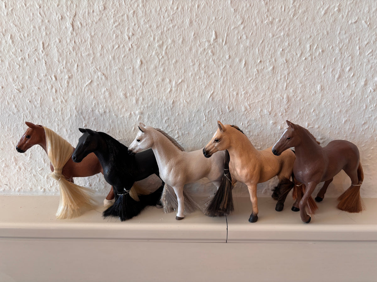 Schleich Pferde mit Mähne und Schweif Herde 5er